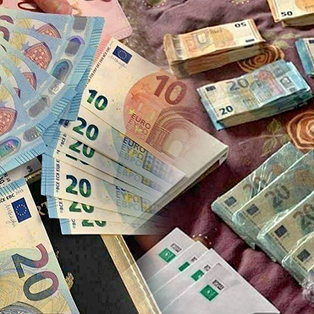 Acheter de la fausse monnaie